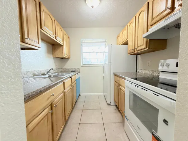Unit 209 photo 2