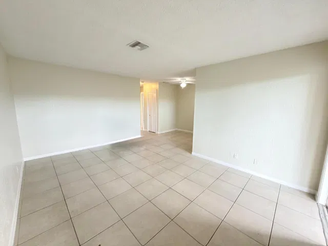 Unit 209 photo 6
