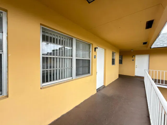 Unit 209 photo 14