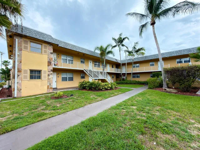 Unit 209 photo 15