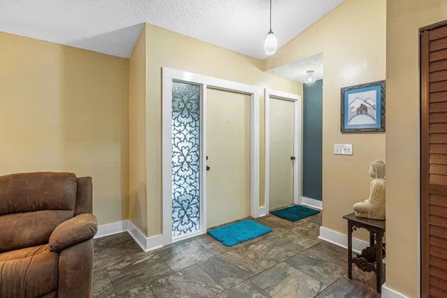 Residence photo 5