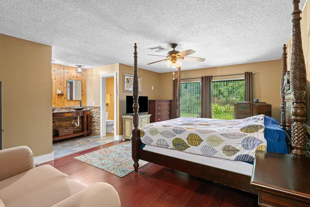 Residence photo 23