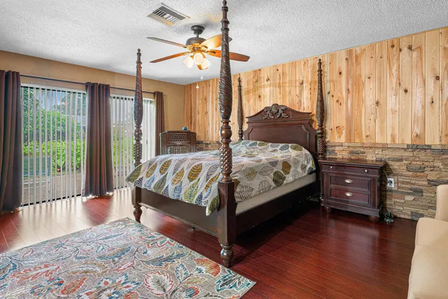 Residence photo 24