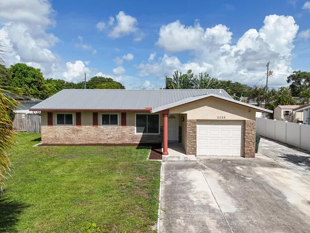 Residence photo 3