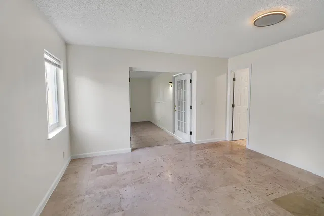 Residence photo 15