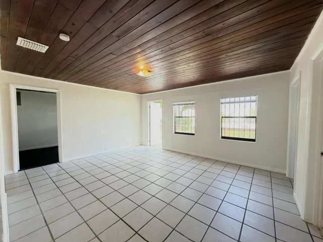 West Palm Beach Residence photo 10