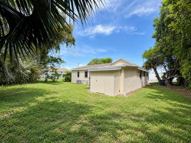 West Palm Beach Residence photo 16