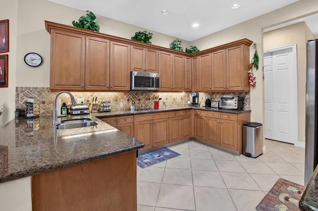 Residence photo 5