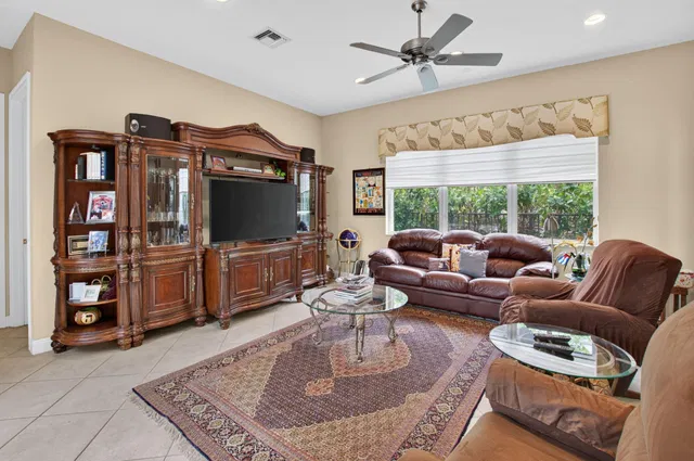Residence photo 9