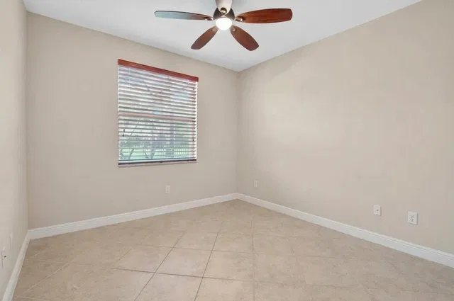 Residence photo 17