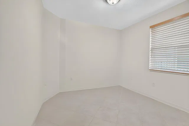 Residence photo 19