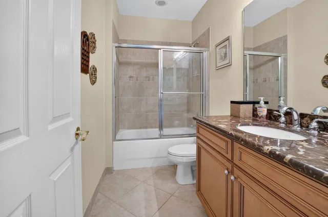Residence photo 25