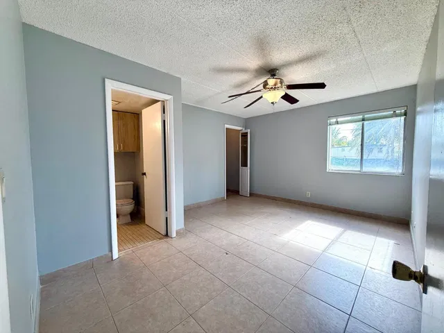 Unit 2 photo 11