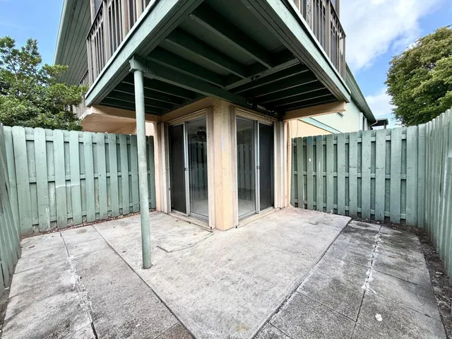 Unit 2 photo 14