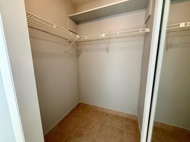 Unit 2 photo 16