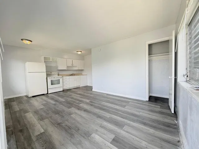 Unit A photo 2