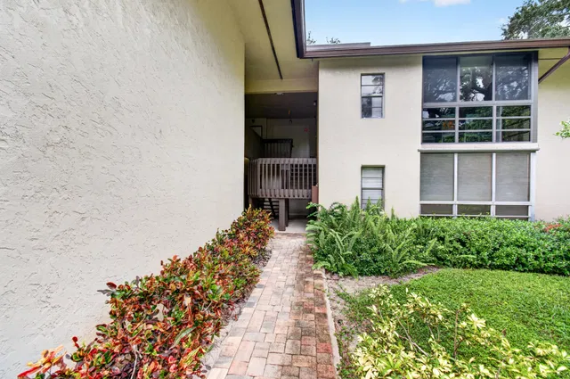 Residence photo 2