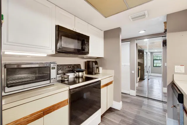 Residence photo 6
