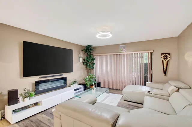 Residence photo 18
