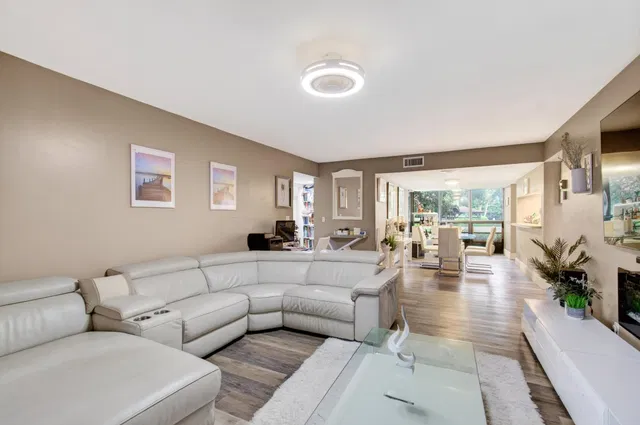 Residence photo 22