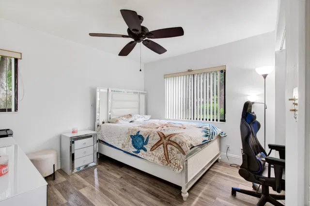 Residence photo 24