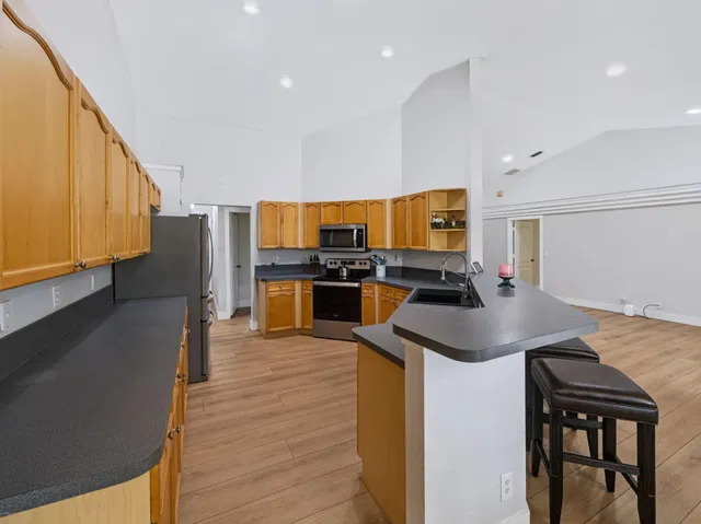  Residence photo 6
