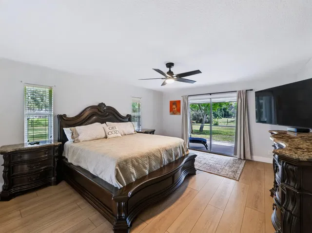  Residence photo 9