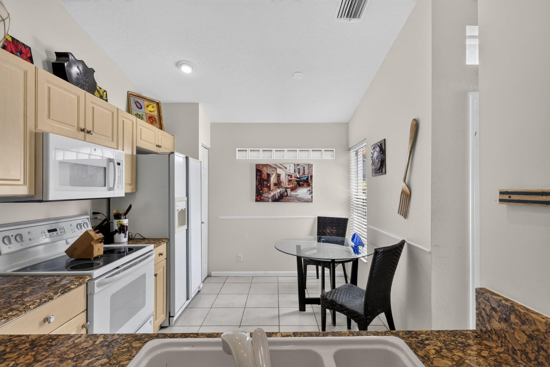  Residence photo 9