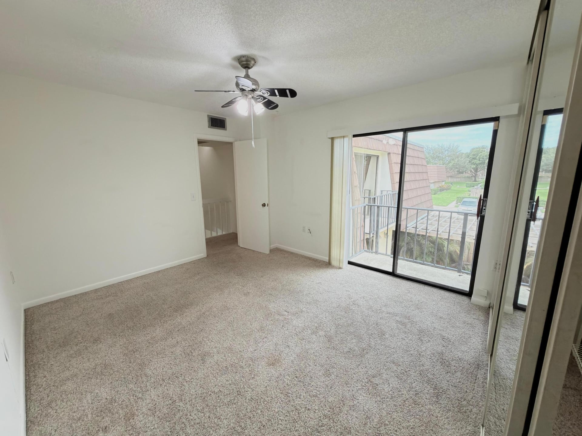  Residence photo 8