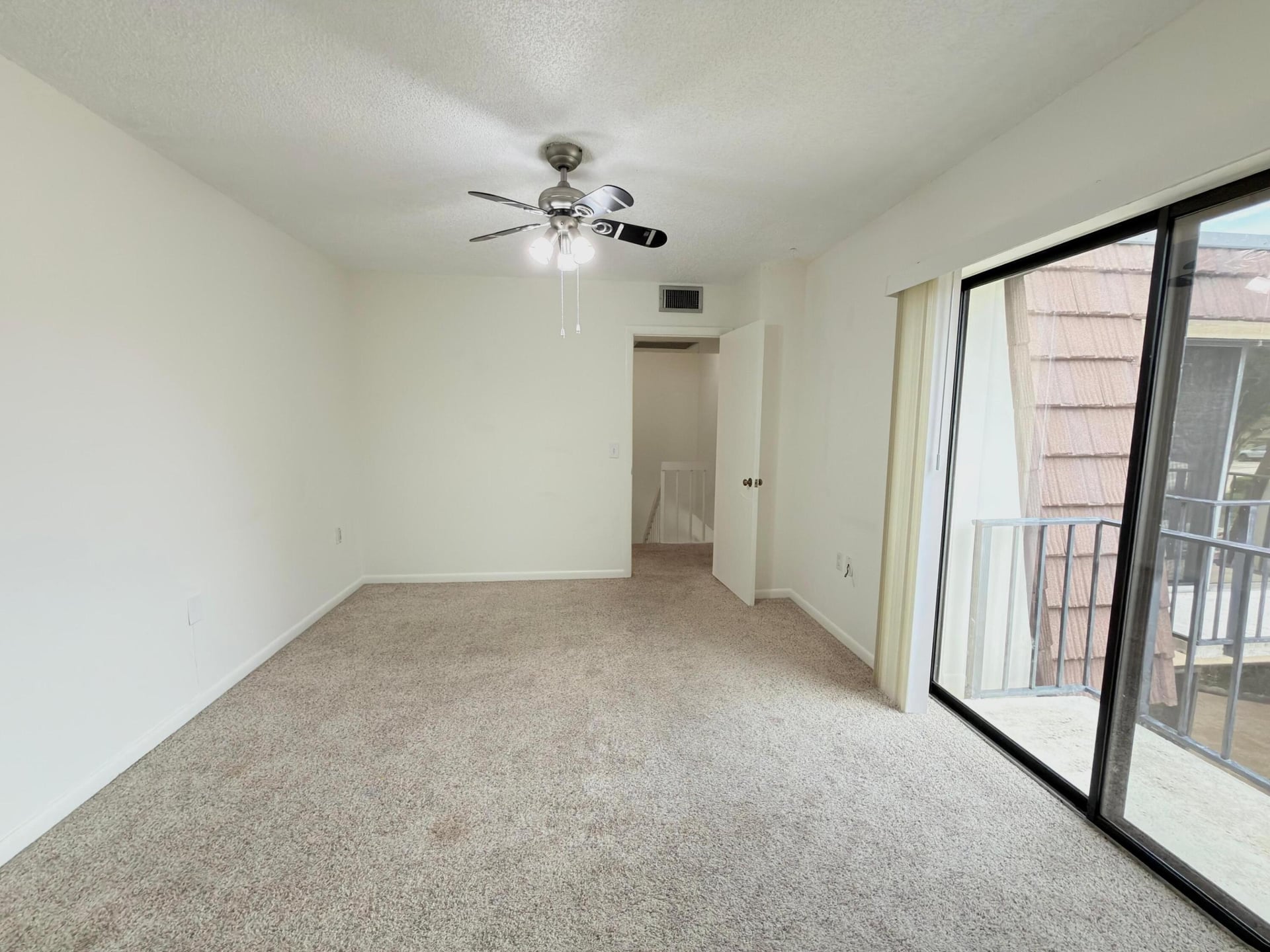  Residence photo 30