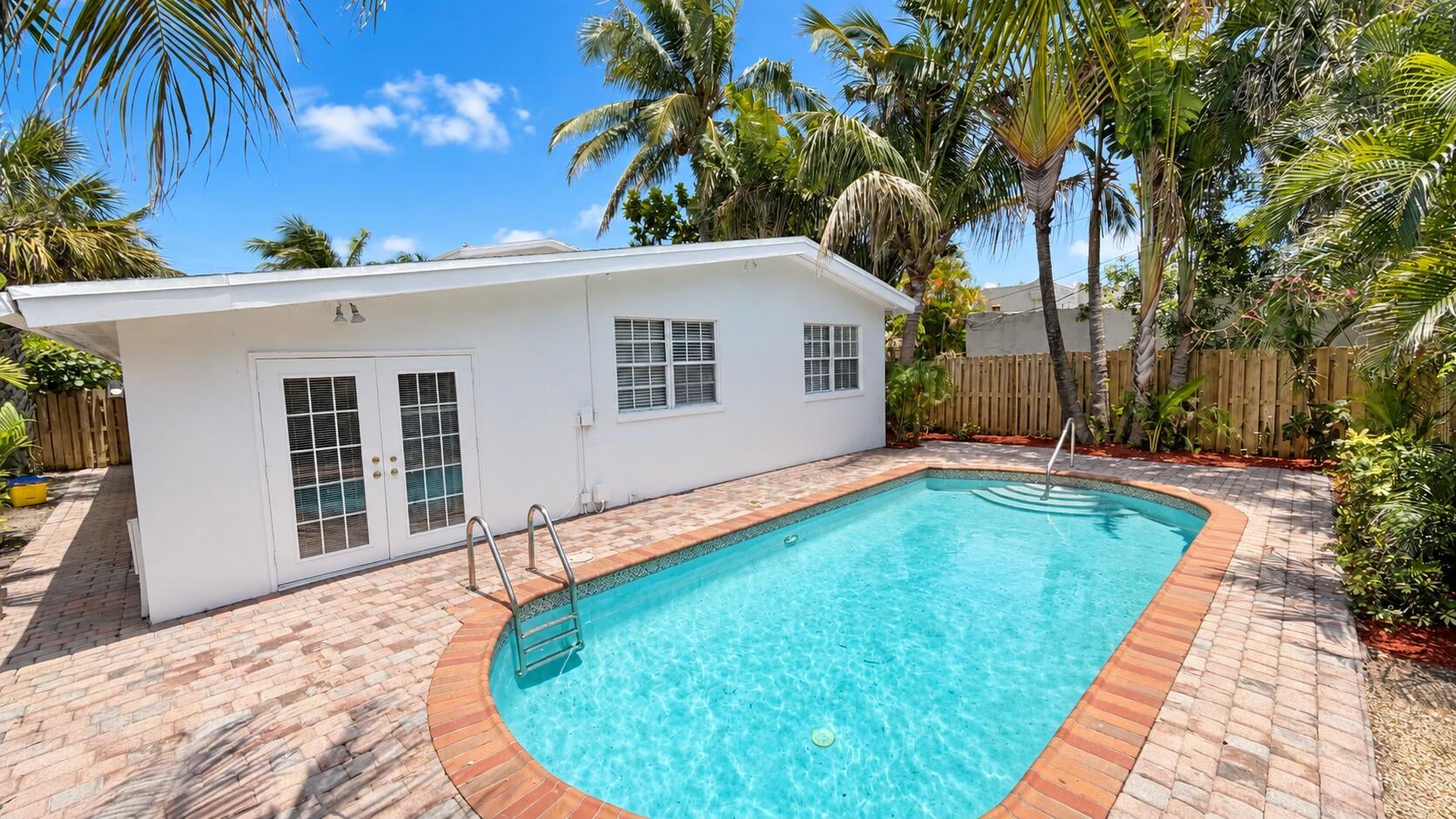 Residence photo 2