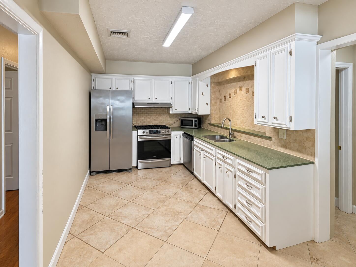 Residence photo 12
