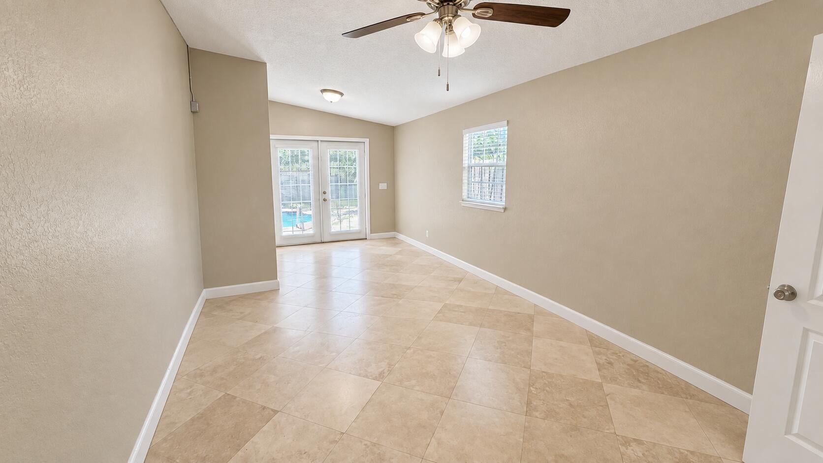 Residence photo 23