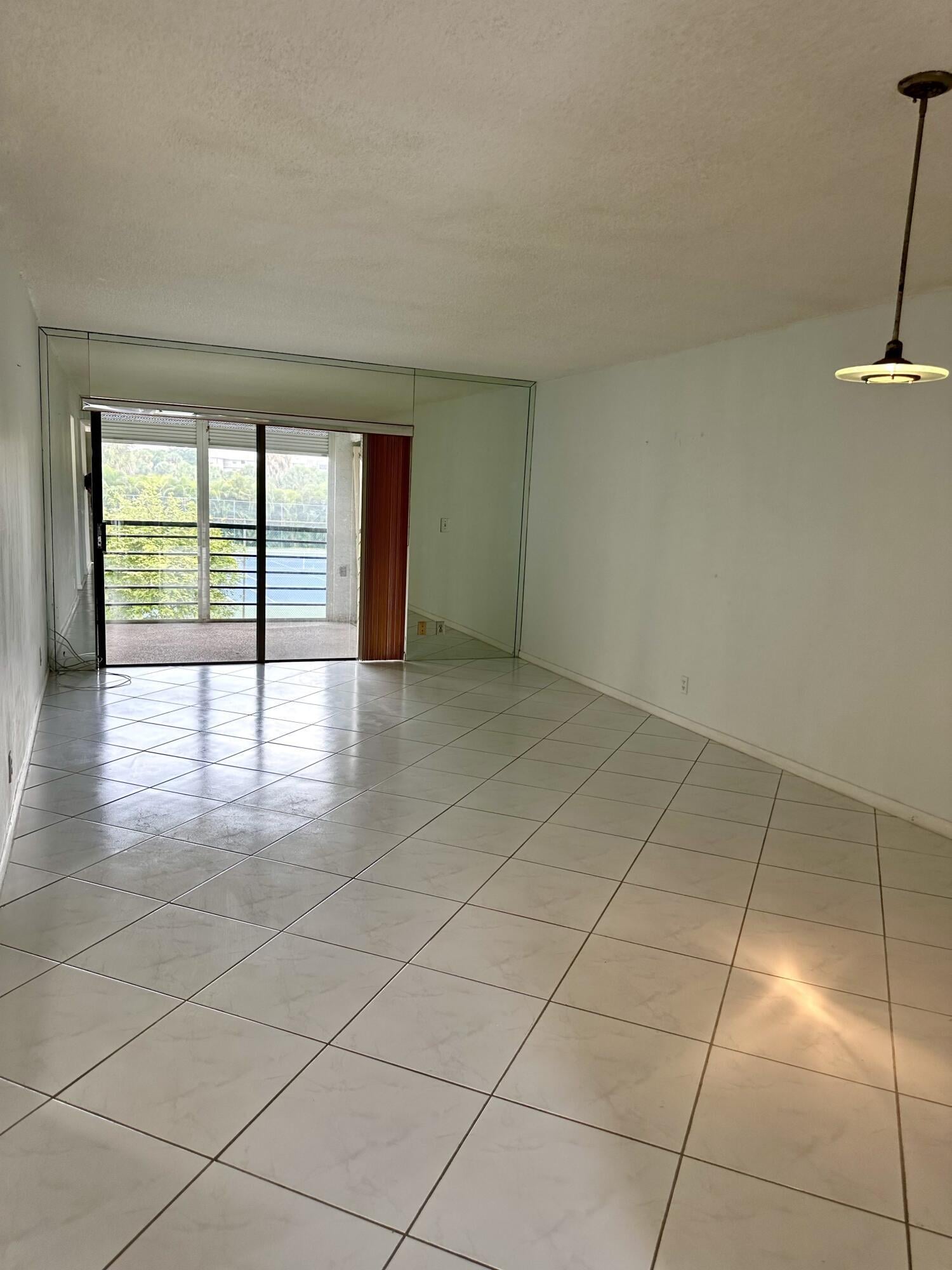 Residence photo 3