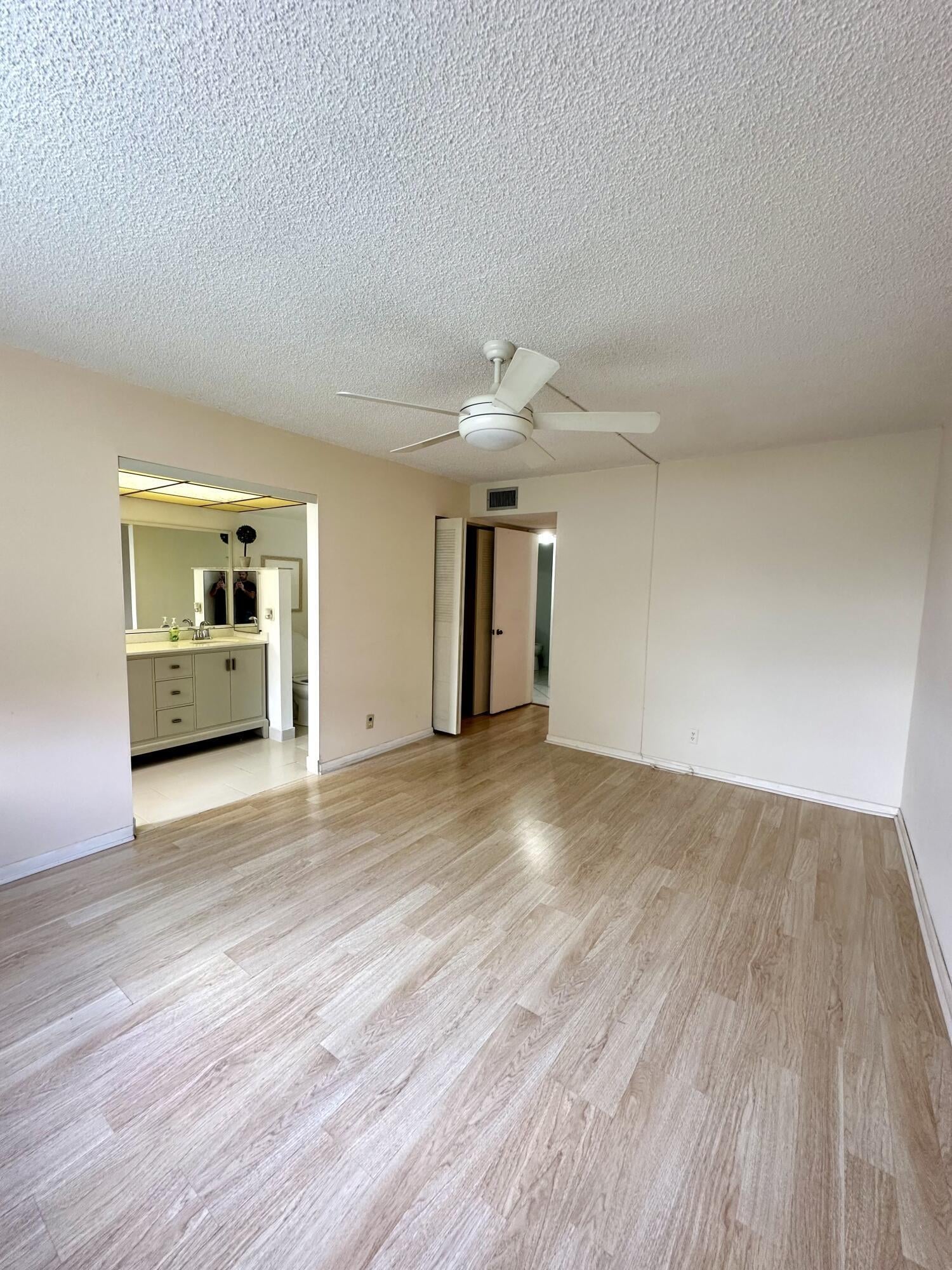 Residence photo 4
