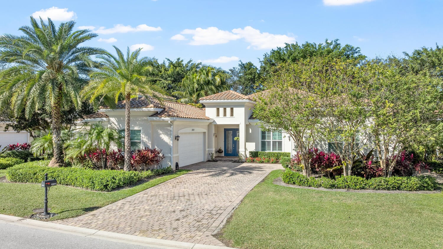 Residence photo 2