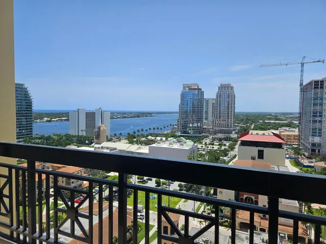 One City Plaza Unit 1604 photo 4