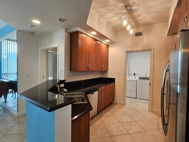 One City Plaza Unit 1604 photo 6