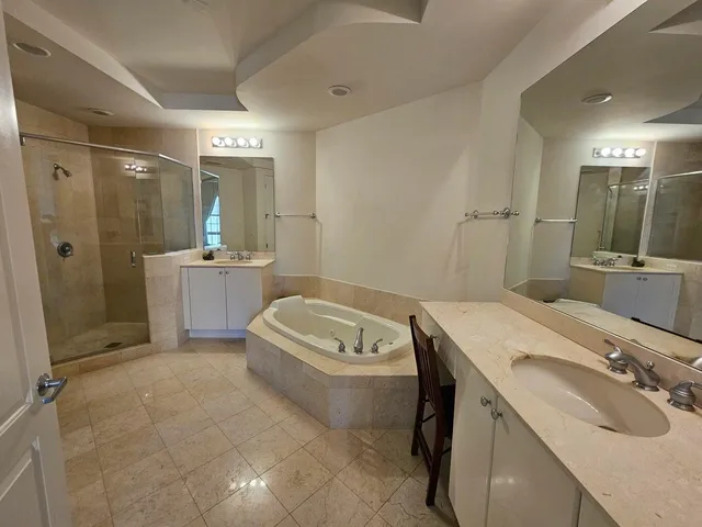One City Plaza Unit 1604 photo 8