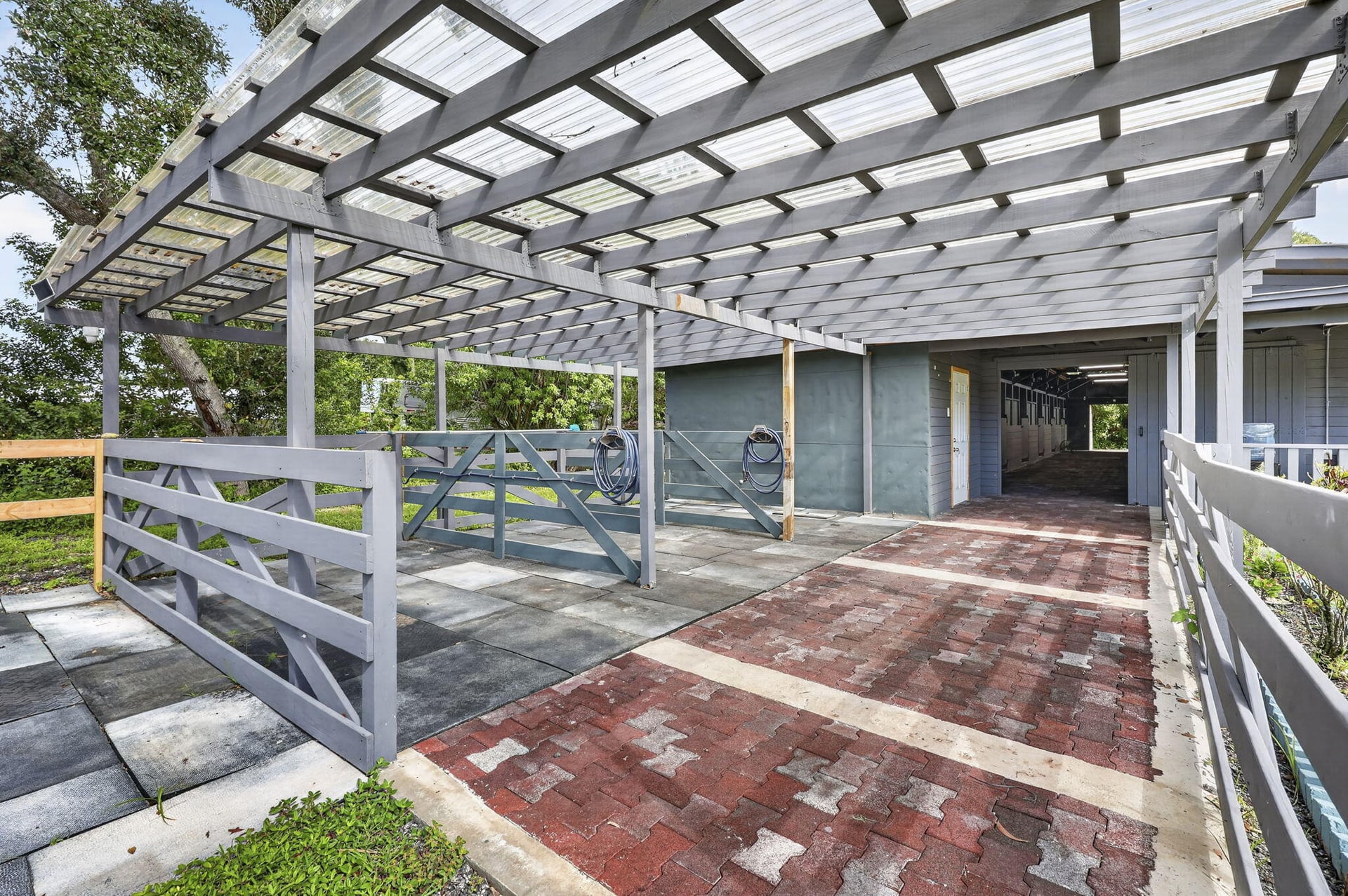  Residence photo 4