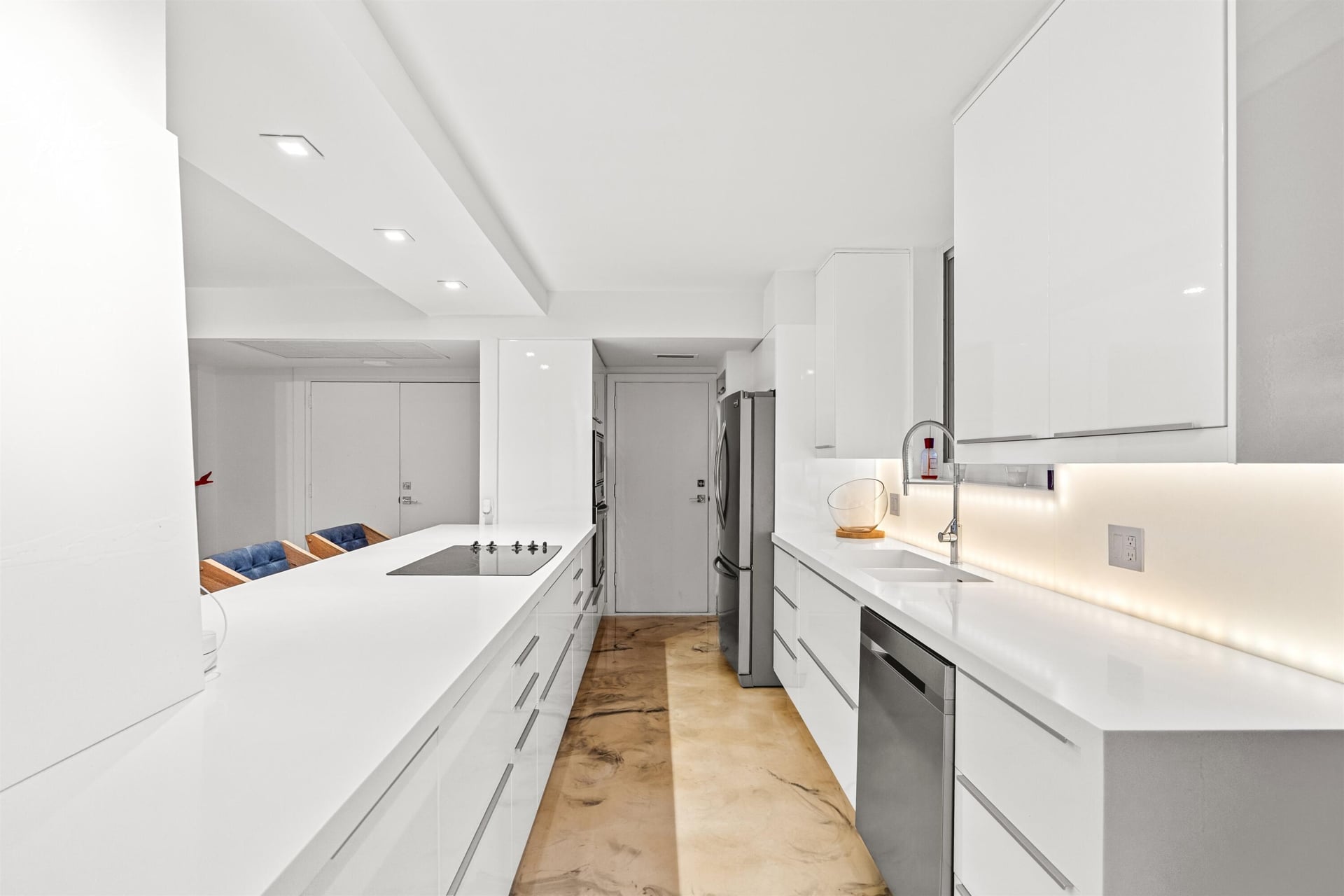 Unit 505 photo 5