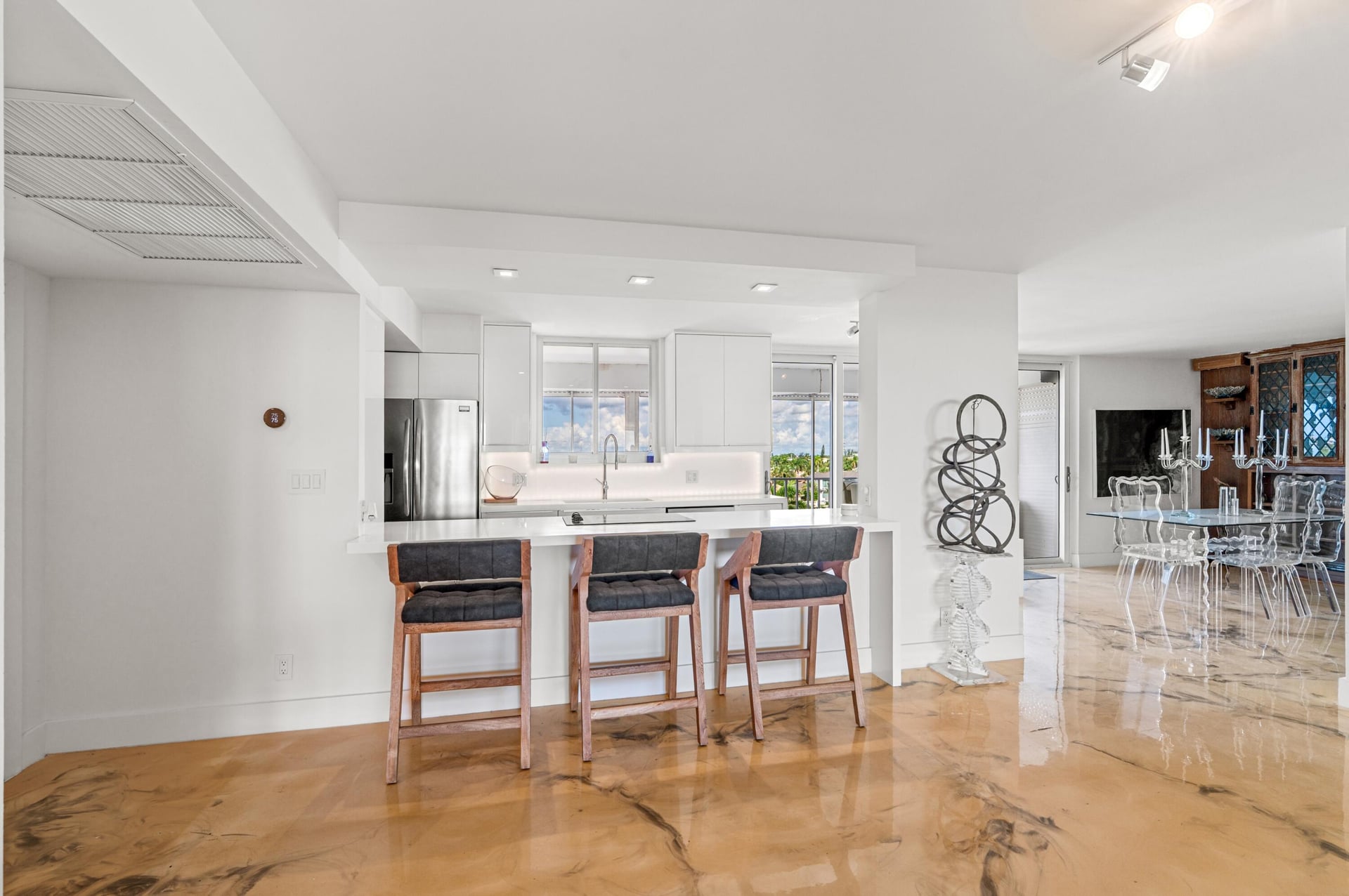 Unit 505 photo 14