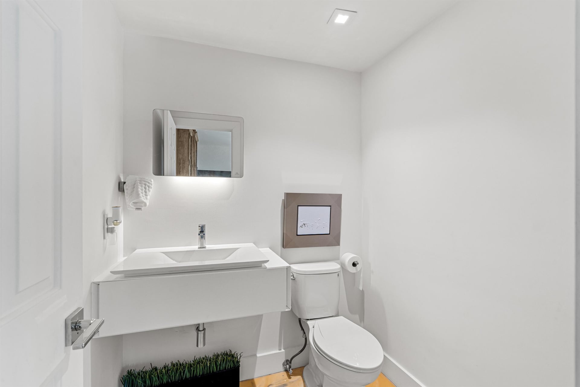 Unit 505 photo 24