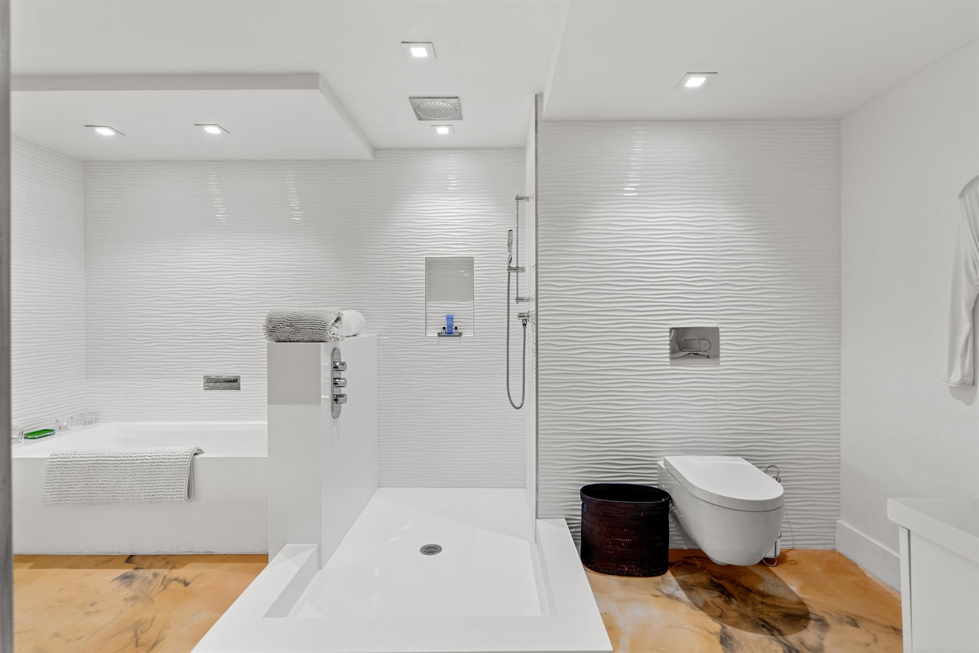 Unit 505 photo 30