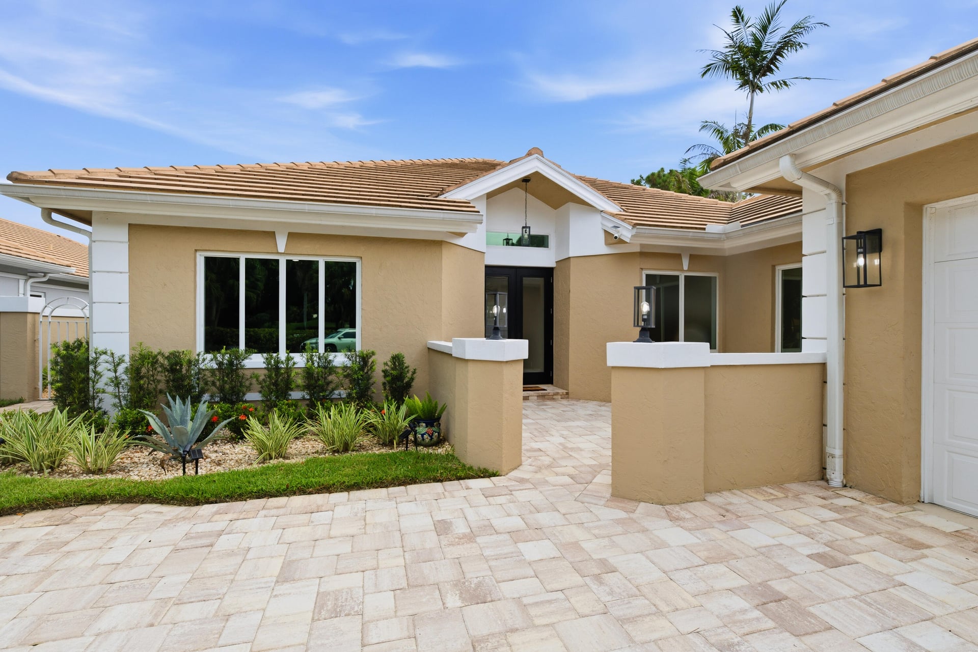 Monarch Country Club Residence photo 2