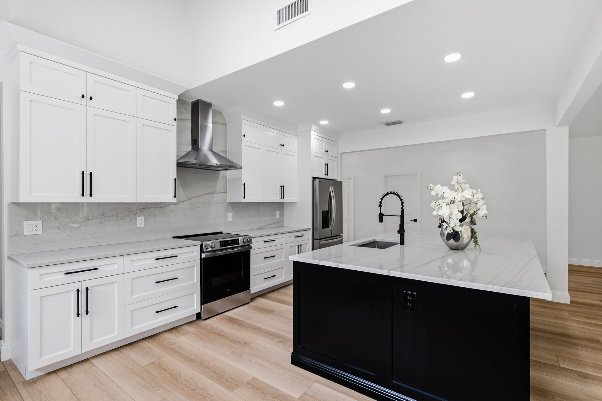Monarch Country Club Residence photo 26