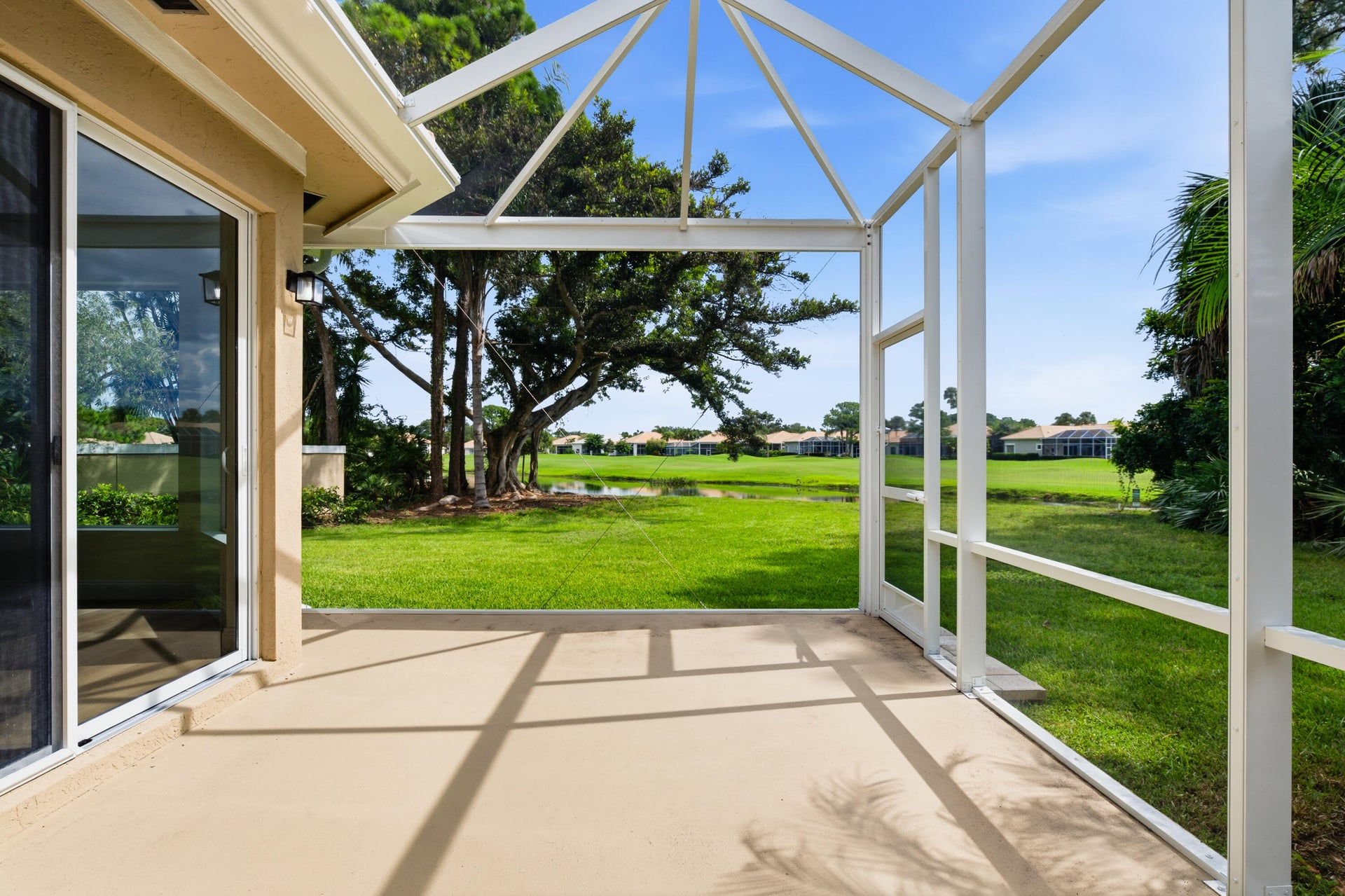 Monarch Country Club Residence photo 62