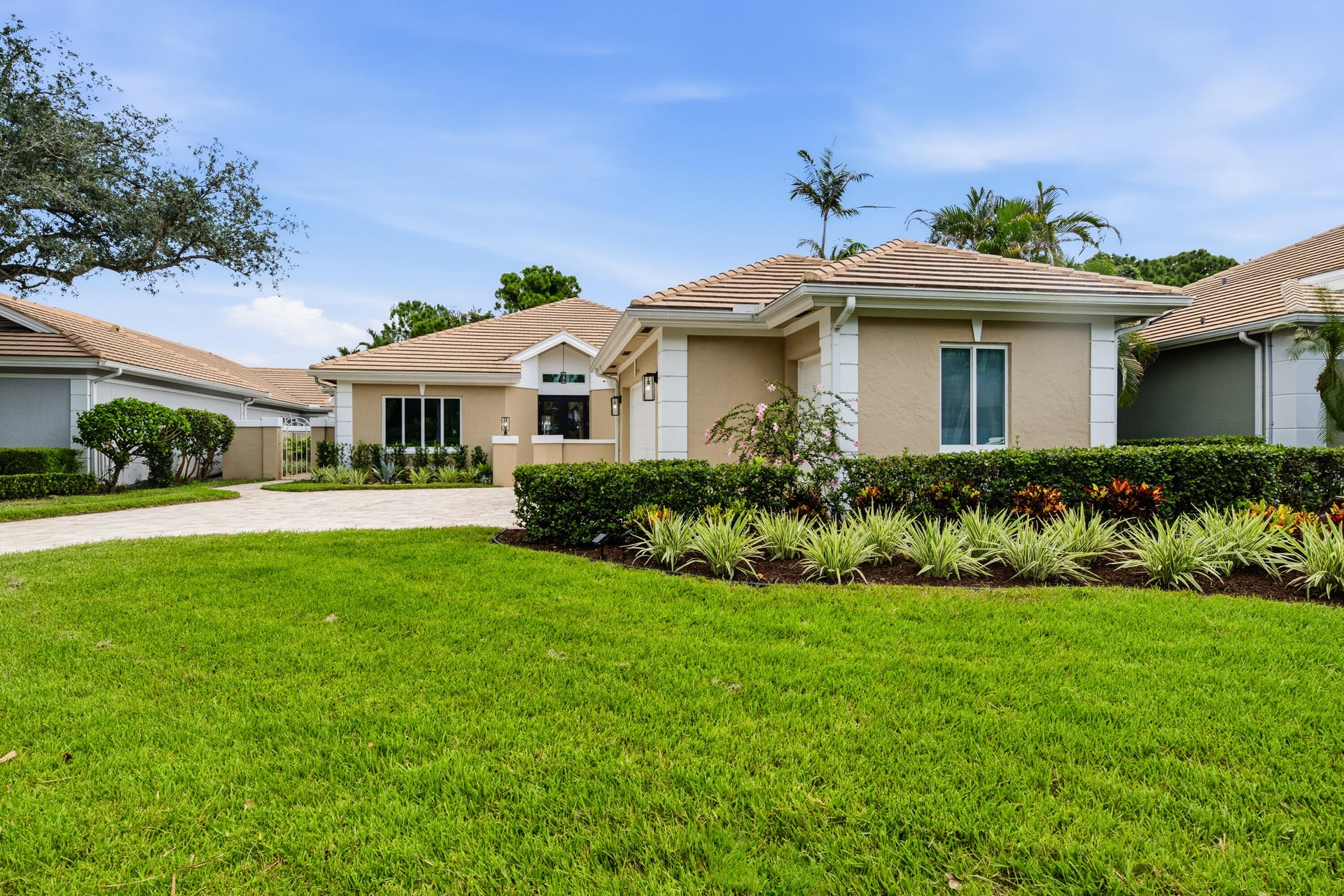 Monarch Country Club Residence photo 69