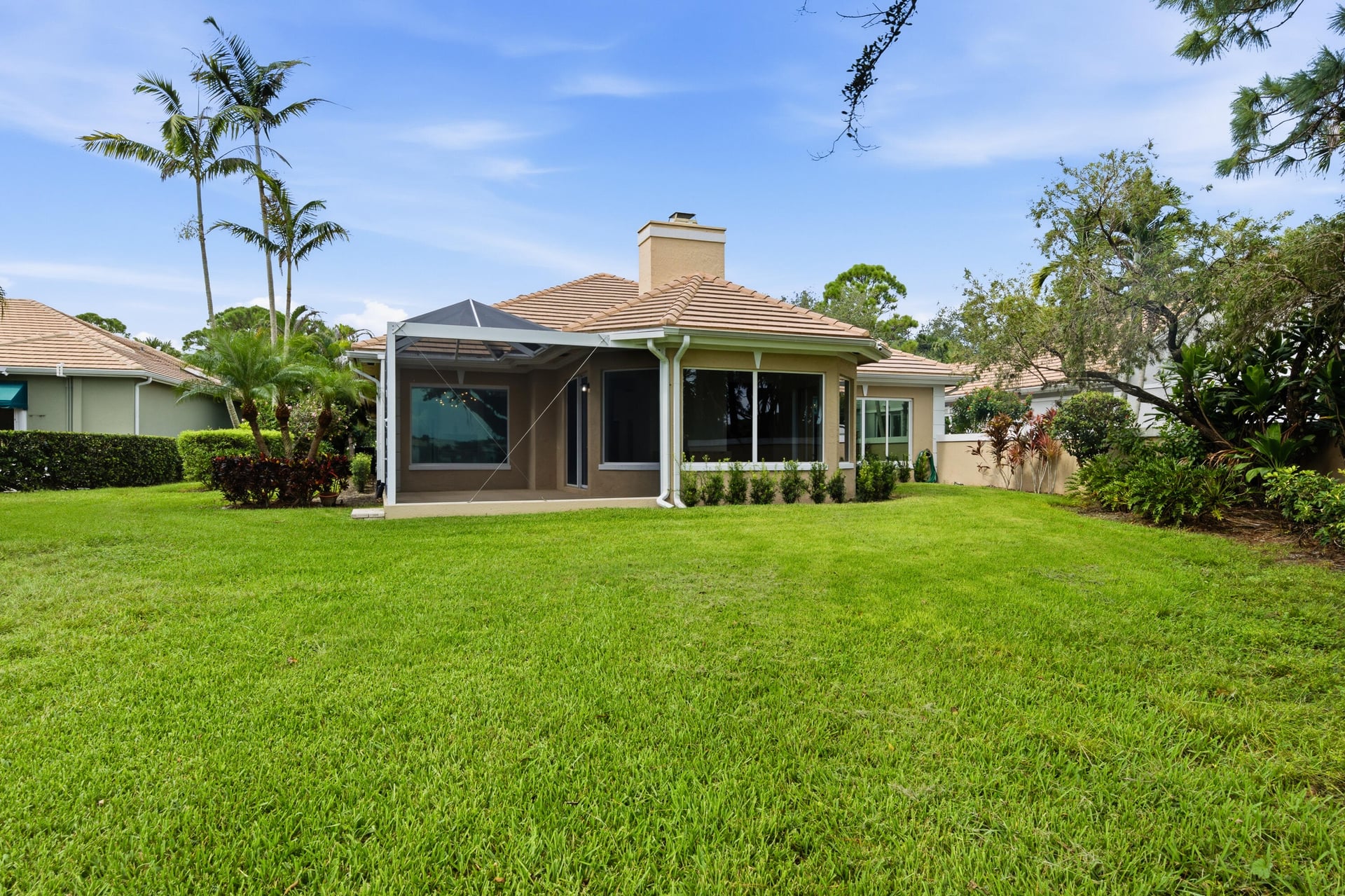 Monarch Country Club Residence photo 71