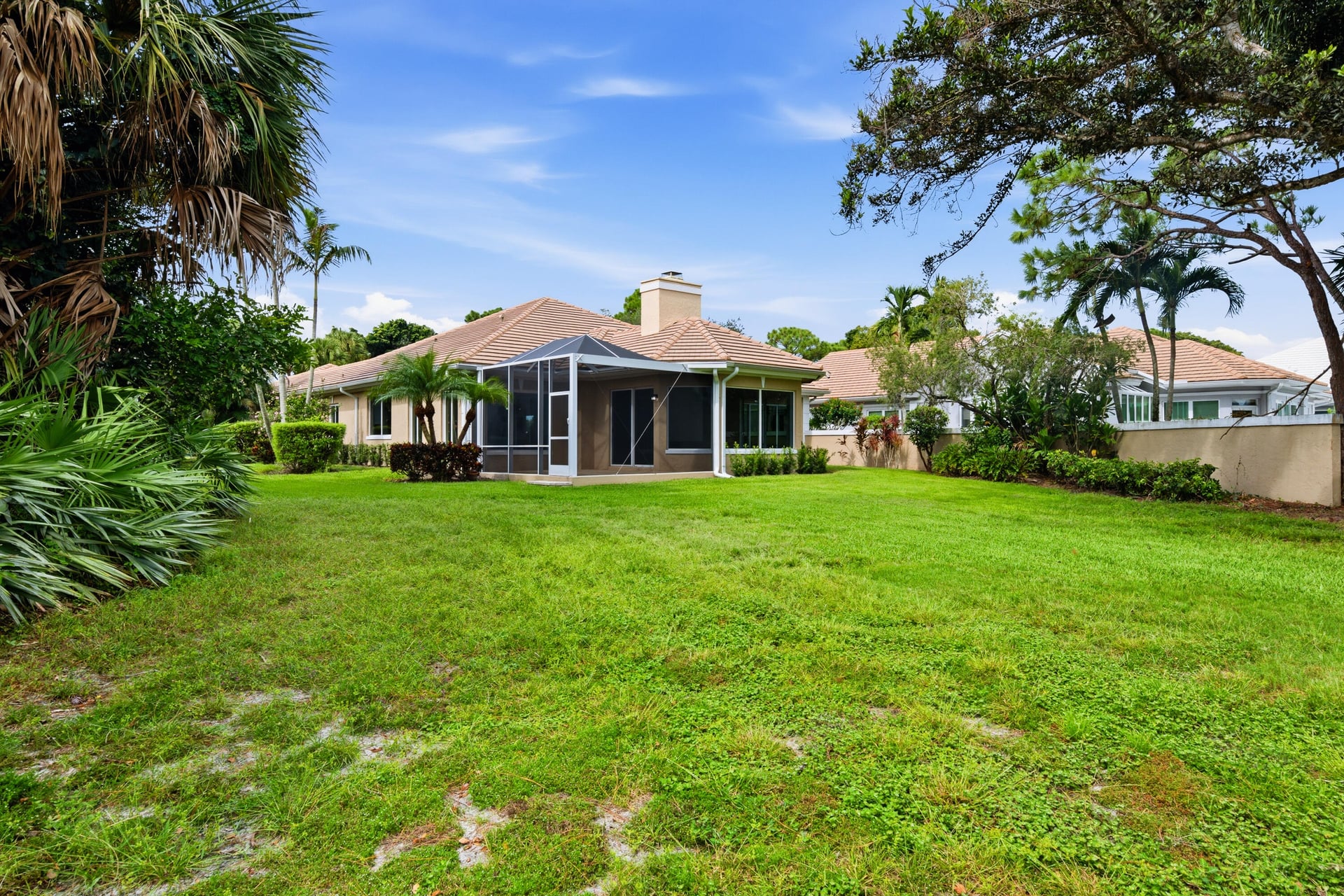 Monarch Country Club Residence photo 72
